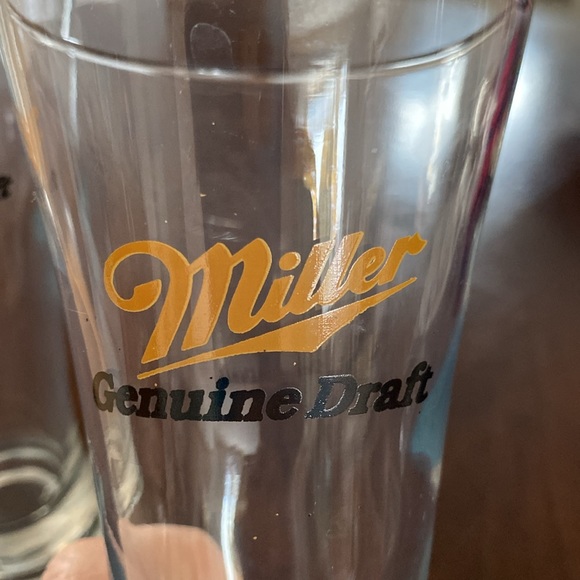 🍻Miller Genuine Draft beer glasses set of two. - Picture 4 of 8